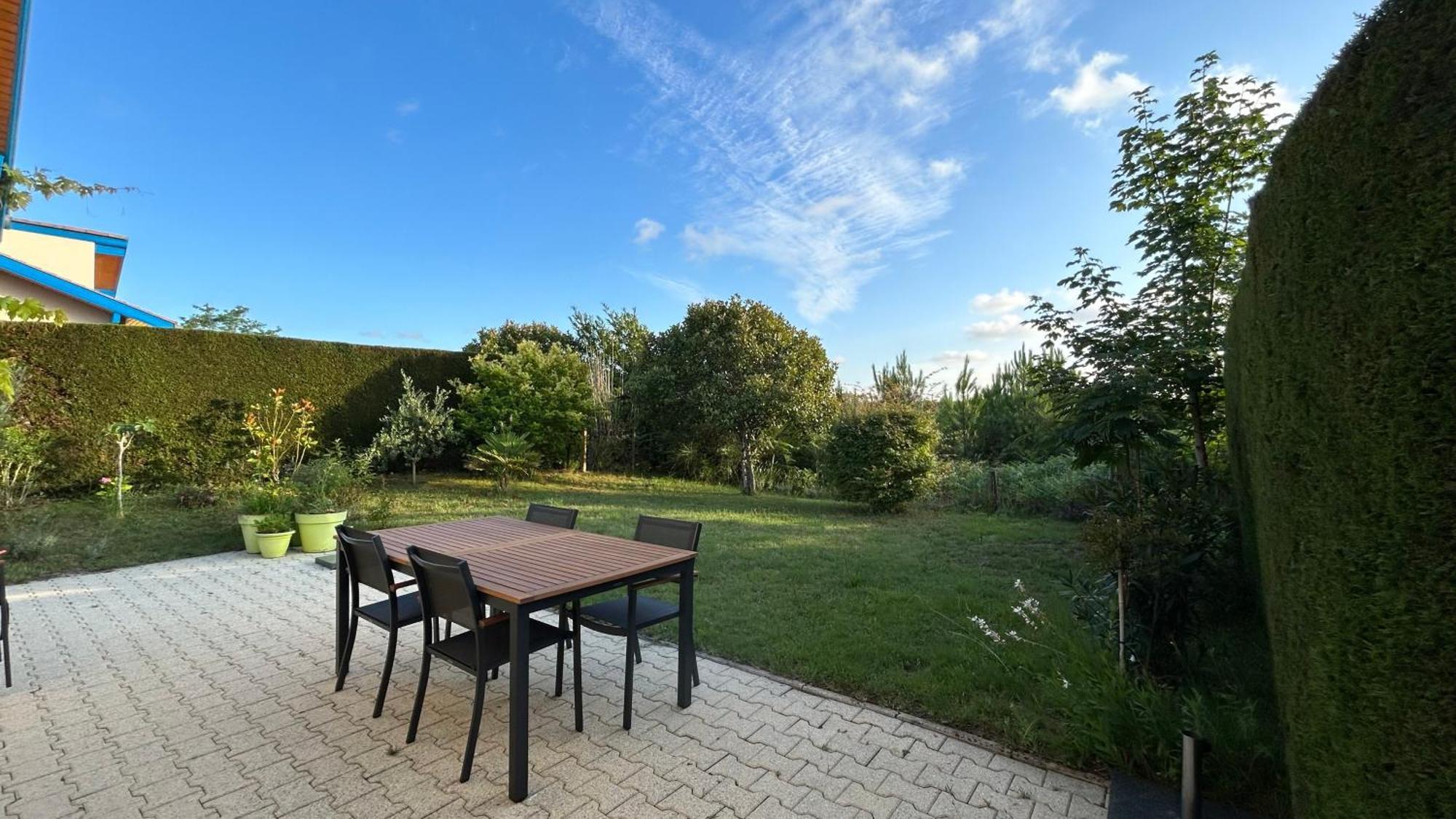 Jolie Maison De Vacances Avec Terrasse Et Jardin Saint-Julien-en-Born Esterno foto