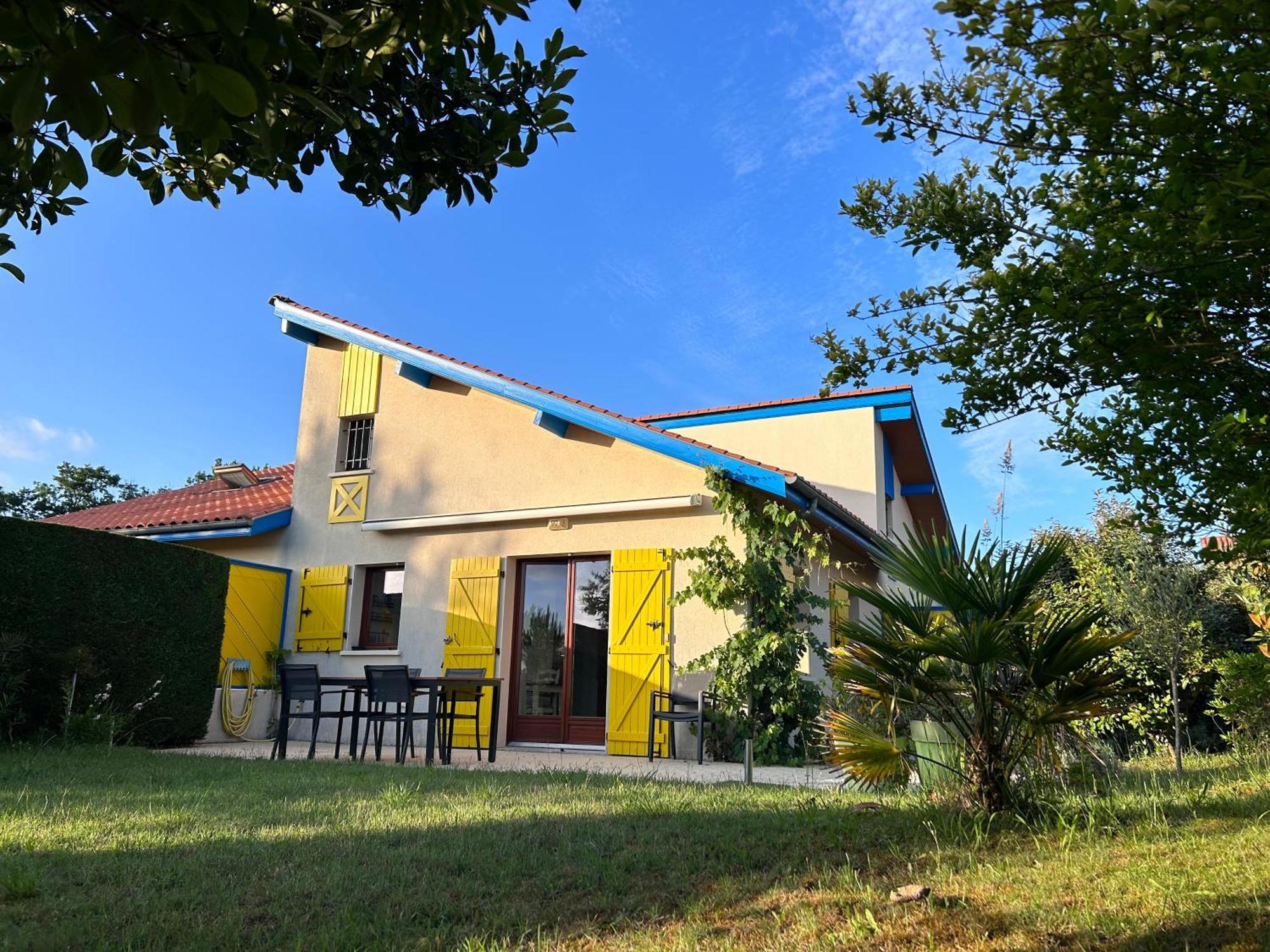 Jolie Maison De Vacances Avec Terrasse Et Jardin Saint-Julien-en-Born Esterno foto